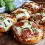 crispy mini pizza bagels - featured image