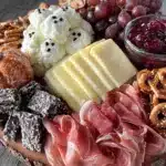 spooky Halloween charcuterie board - featured image